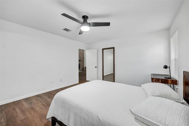 Building Photo - 1700 Palmetto Dr