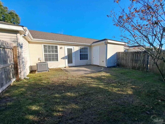 Building Photo - 8069 Stonebrook Dr