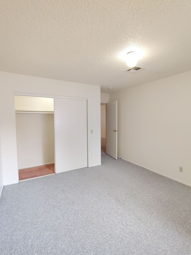 Building Photo - 6663 W Tropicana Ave