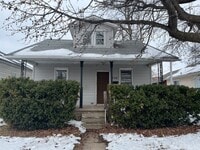 Building Photo - 3 Bedroom House in Roxana