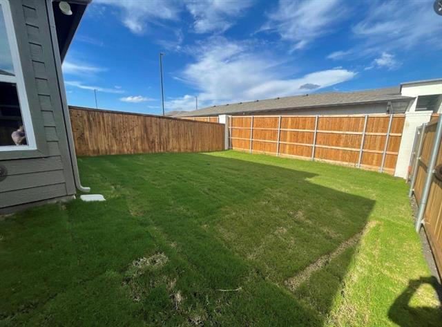 Building Photo - 2841 Peony Dr