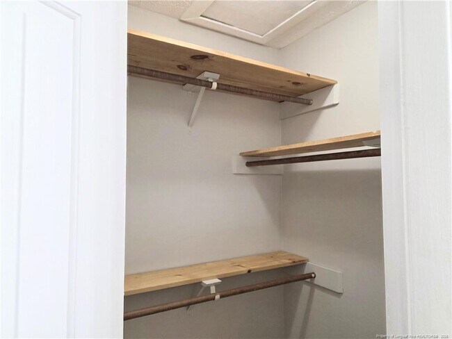 Building Photo - 6768 Willowbrook Dr