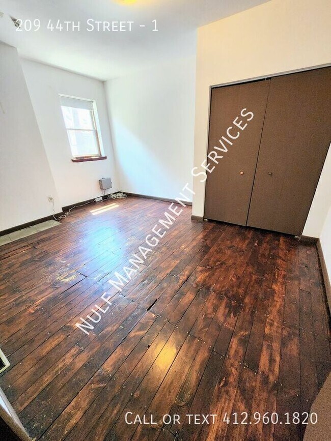 Building Photo - 209 44th St
