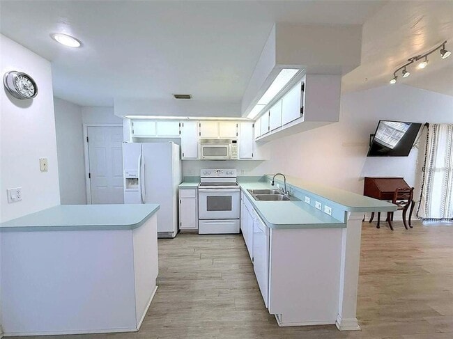 Building Photo - 504 Rose Apple Cir