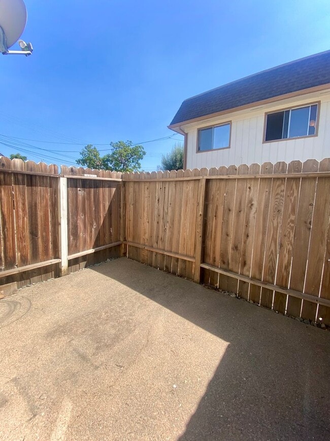 Building Photo - Spacious 1-bedroom home in Fremont! - Grim...