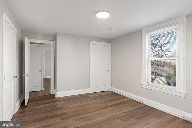 Building Photo - 212 Warren St