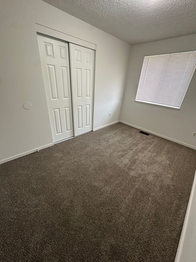 Building Photo - Gorgeous 3 Bedroom 2 Bathroom House!!!! #1101