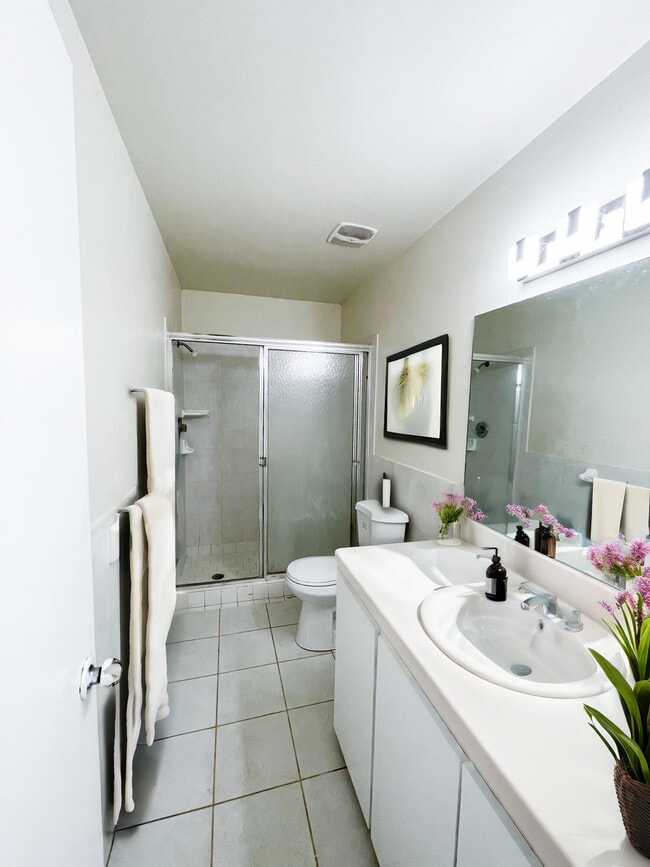 Building Photo - 4583 Barclay Crescent