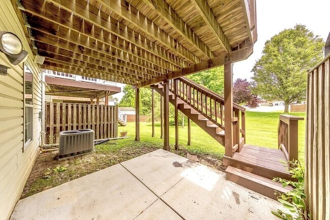 Building Photo - 130 Spencer Cir