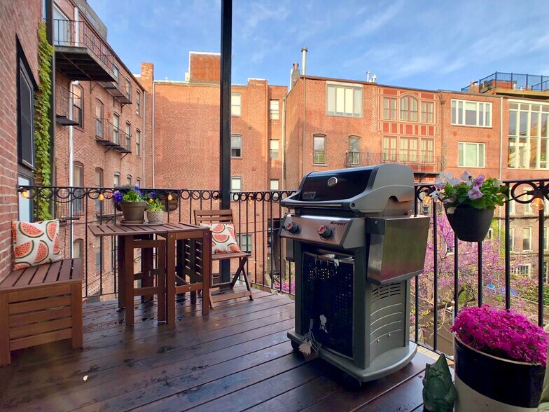 Building Photo - 408 Columbus Ave