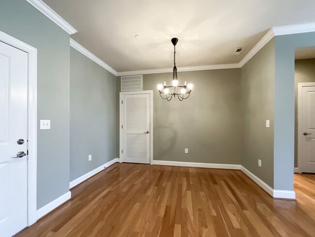 Building Photo - 518 Clarice Ave
