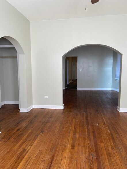 Entryway/living room/dining room - 1631 S Central Park Ave