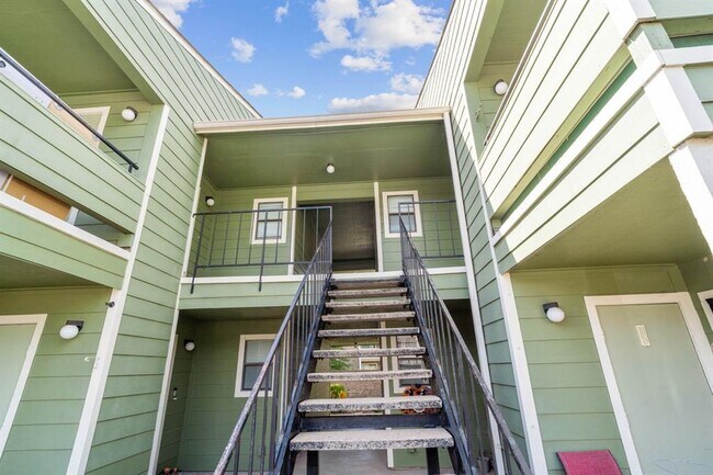 Building Photo - 14777 Wunderlich Dr