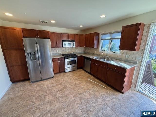 Building Photo - 440 Lawton Ave