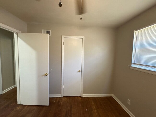 Building Photo - Newly Renovated Home In Frayser - Open To Section 8