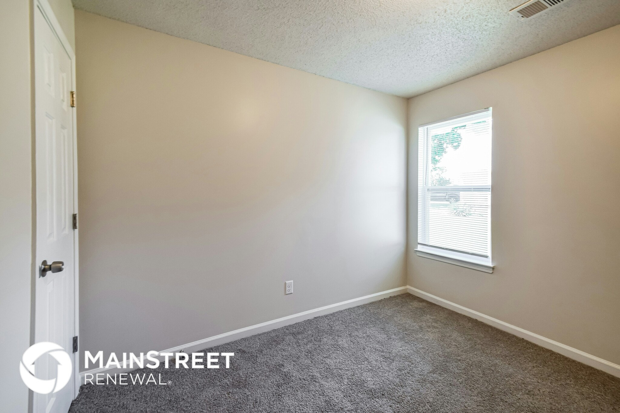Building Photo - 7063 Foxhall Dr