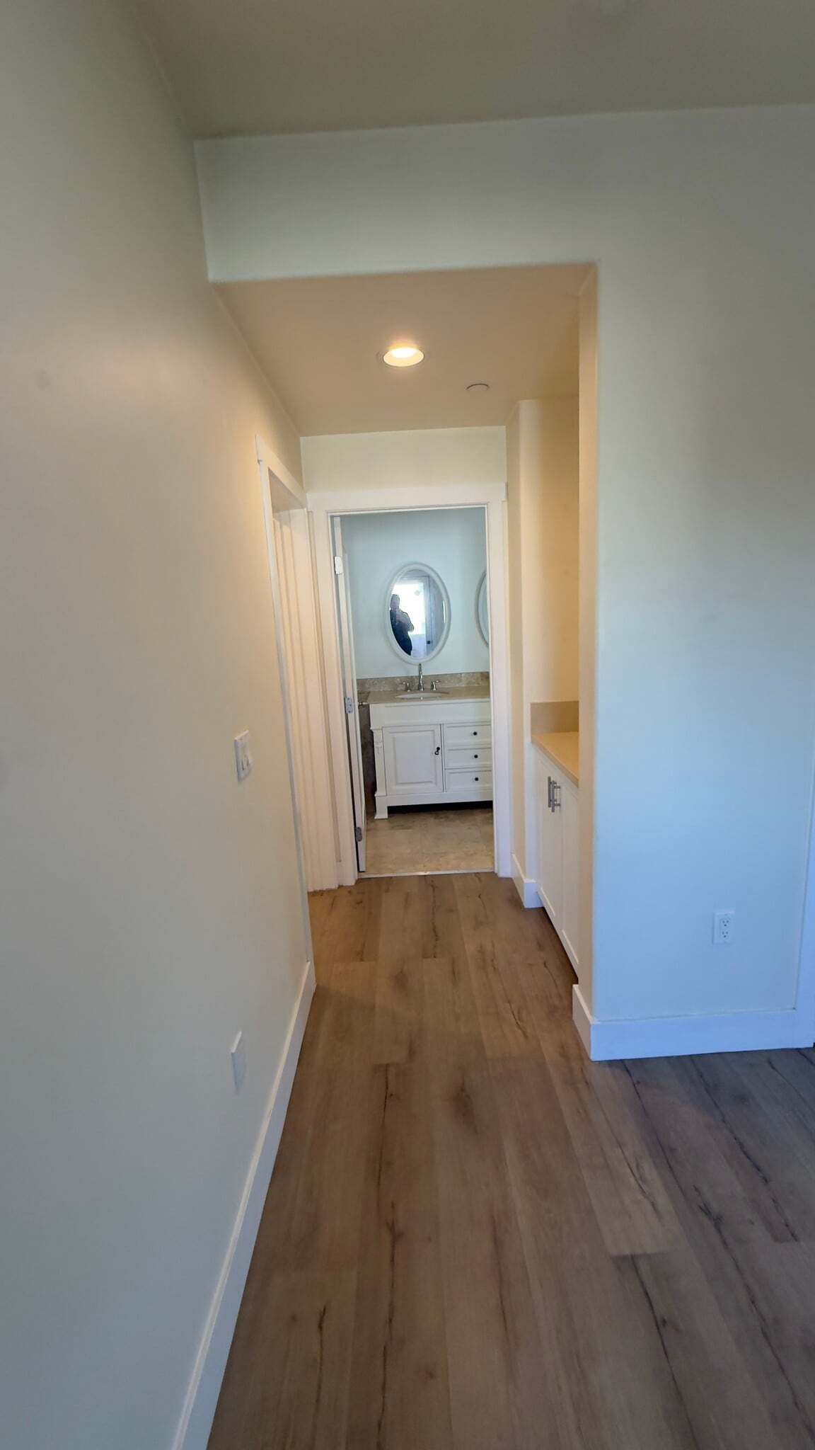 little hallway in the bedroom toward bathroom - 3763 Sawtelle Blvd