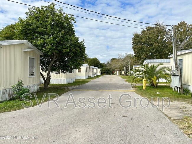 Primary Photo - 950 Sidney St