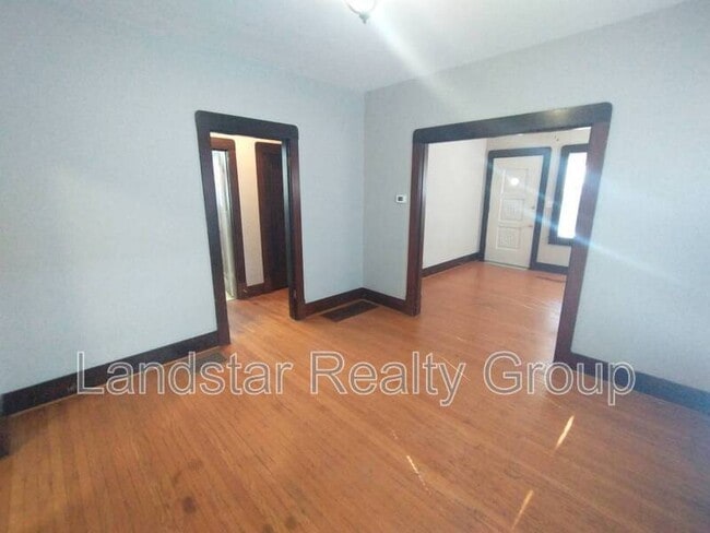 Building Photo - 1508 Sale Ave