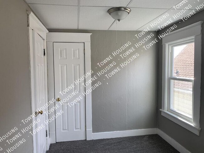 Building Photo - 1139 Walden Ave