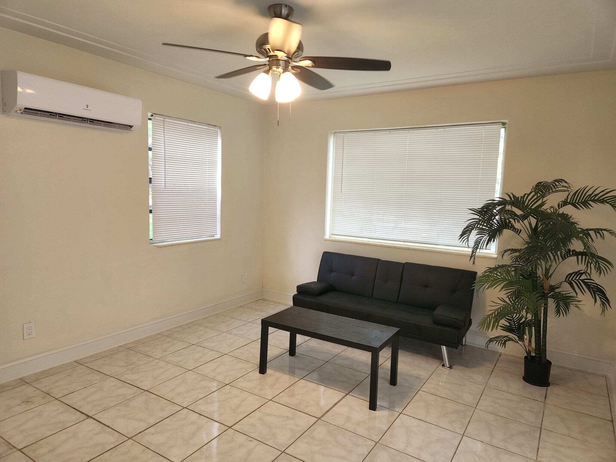 Building Photo - 1922 Taylor St