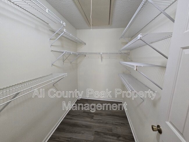 Building Photo - 1322 Greenbrook Ln