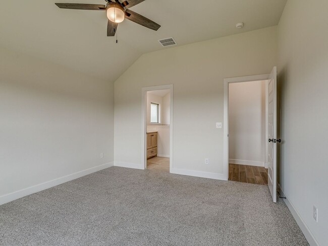 Building Photo - Brand New home In Azalea!