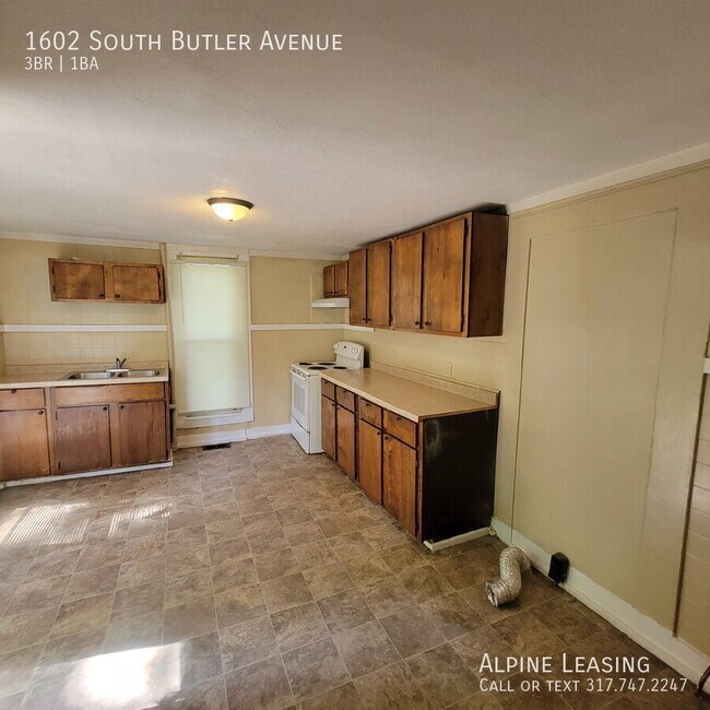 Building Photo - 1602 S Butler Ave