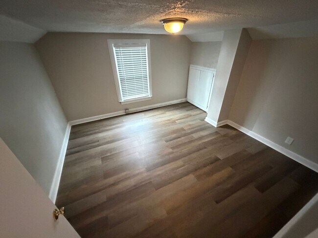 Building Photo - Updated 3BR Home with Office & Large Decks in Haw River