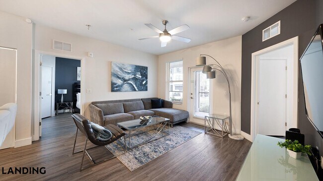 Building Photo - 4950 W Prescott St