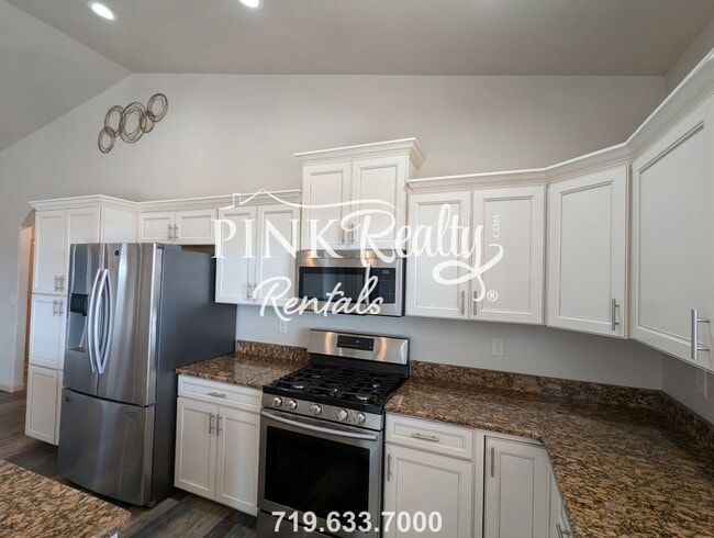 Building Photo - 1325 N Challenger Pl