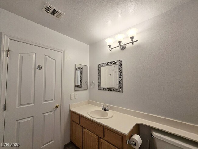 Building Photo - 3697 Ferndale Cove Dr