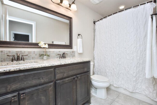 Building Photo - 109 Belford St