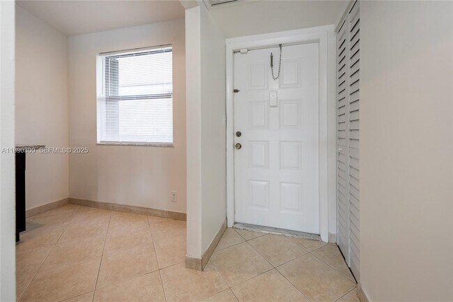 Building Photo - 9876 Nob Hill Ct