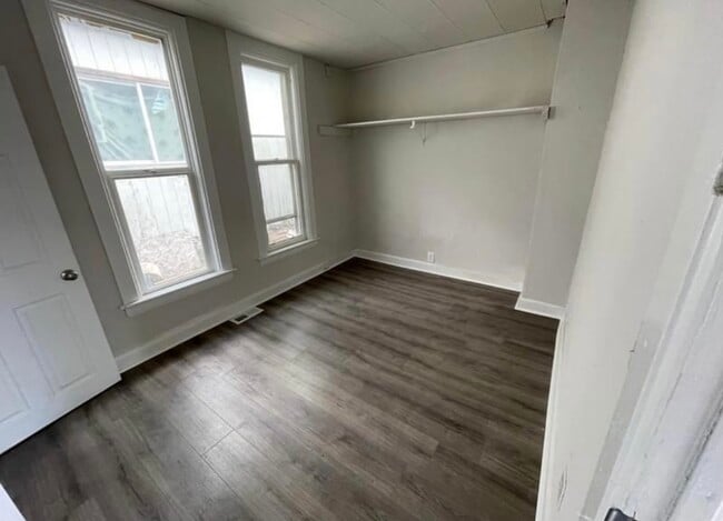 Primary Photo - 1528 W Maxwell Ave