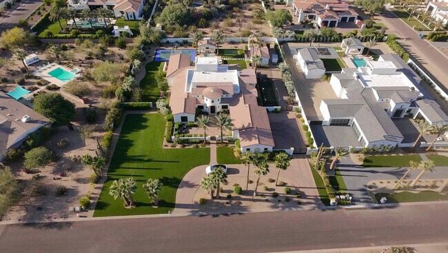 Building Photo - 6823 E Valley Vista Ln