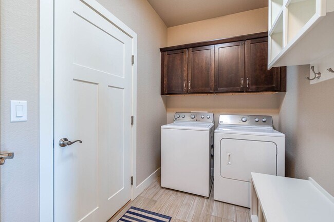Building Photo - 6928 Summerwind Ct