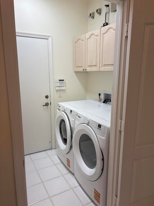 Building Photo - 927 Augusta Pointe Dr