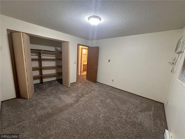 Building Photo - 1380 Heritage Dr