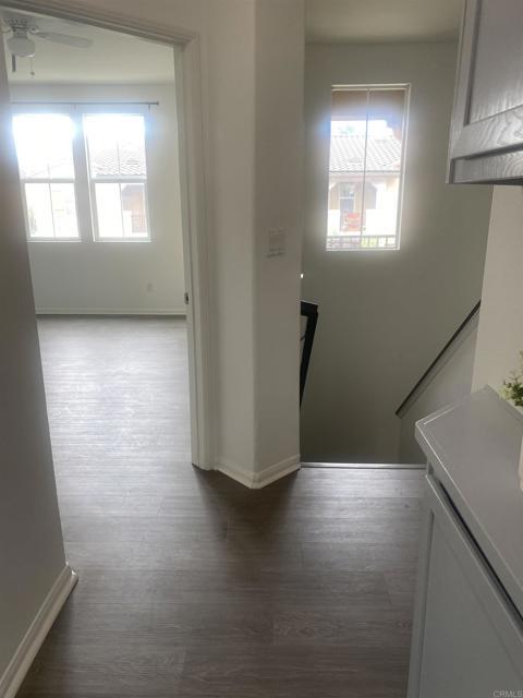 Building Photo - 742 Mariposa Cir