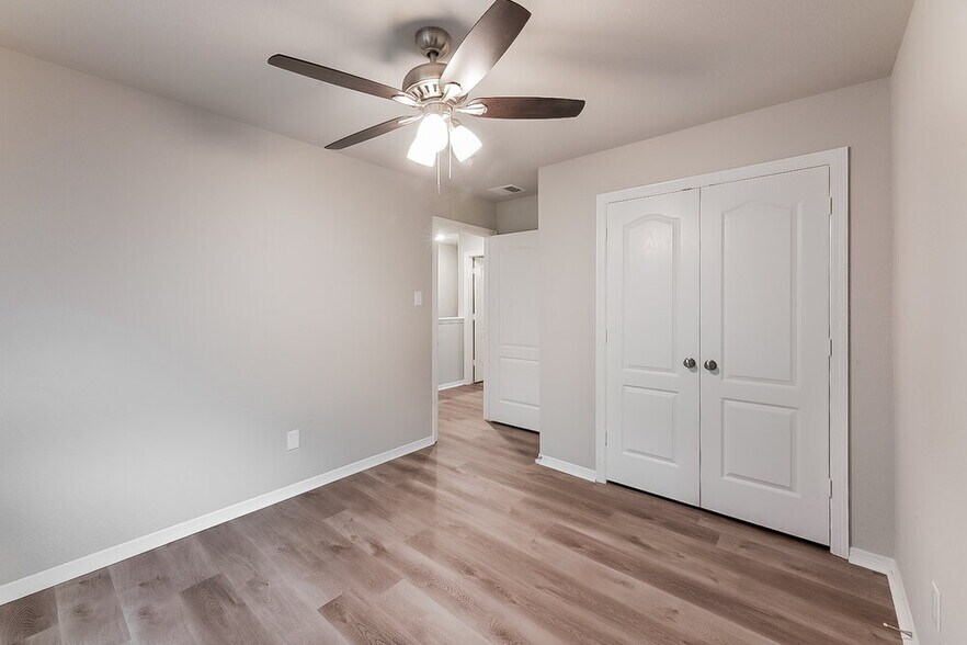 Building Photo - 25542 Valverdant Ct