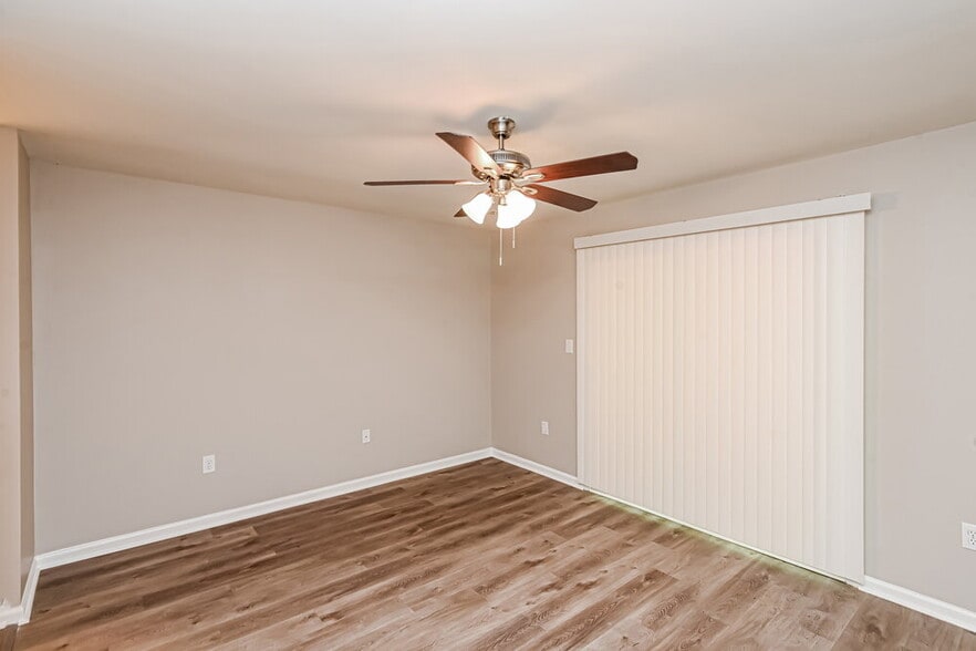 Building Photo - 7825 Elm Tree Ln