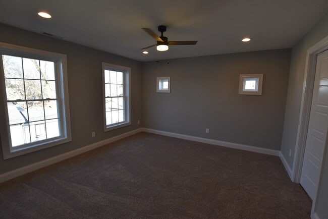 Building Photo - 3220 Regal Pl