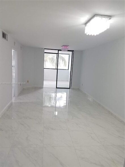 Building Photo - 6937 Bay Dr