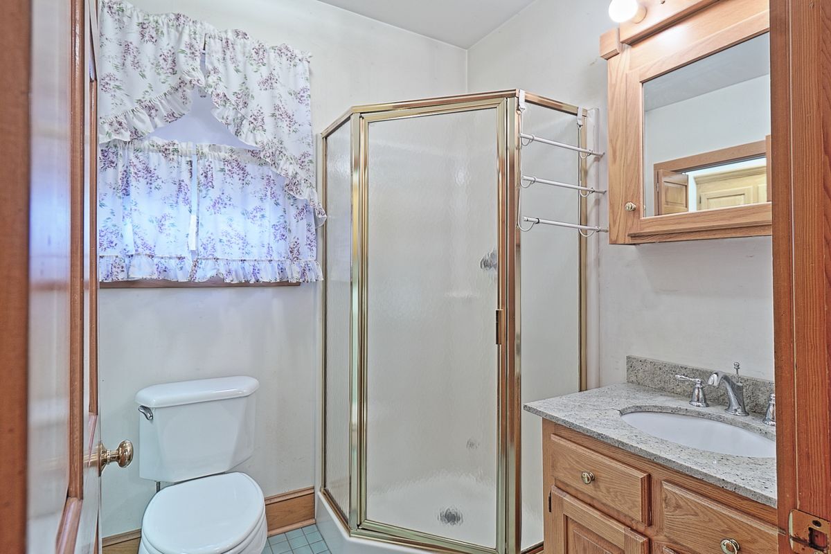 Building Photo - 1129 N Colony Rd