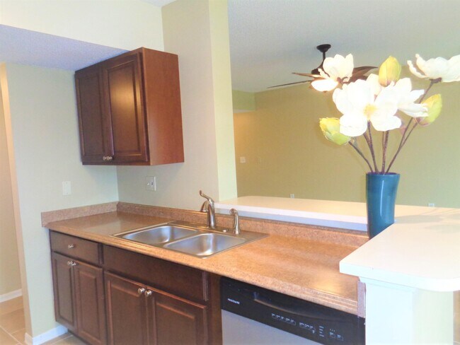 Building Photo - 1650 N 42ND Cir