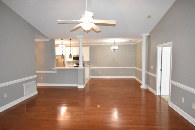Building Photo - 3 Bedroom and 1.5 Bath Condo- Bradford Place at Buckhead