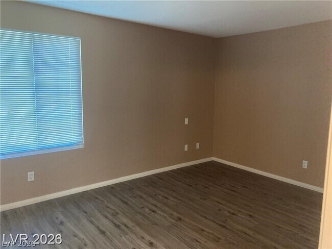 Building Photo - 3145 E Flamingo Rd