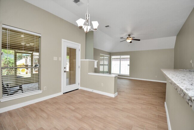 Building Photo - 13339 Yaupon Holly Ln