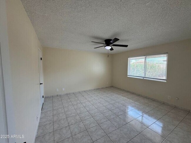 Building Photo - 5502 W Frier Dr